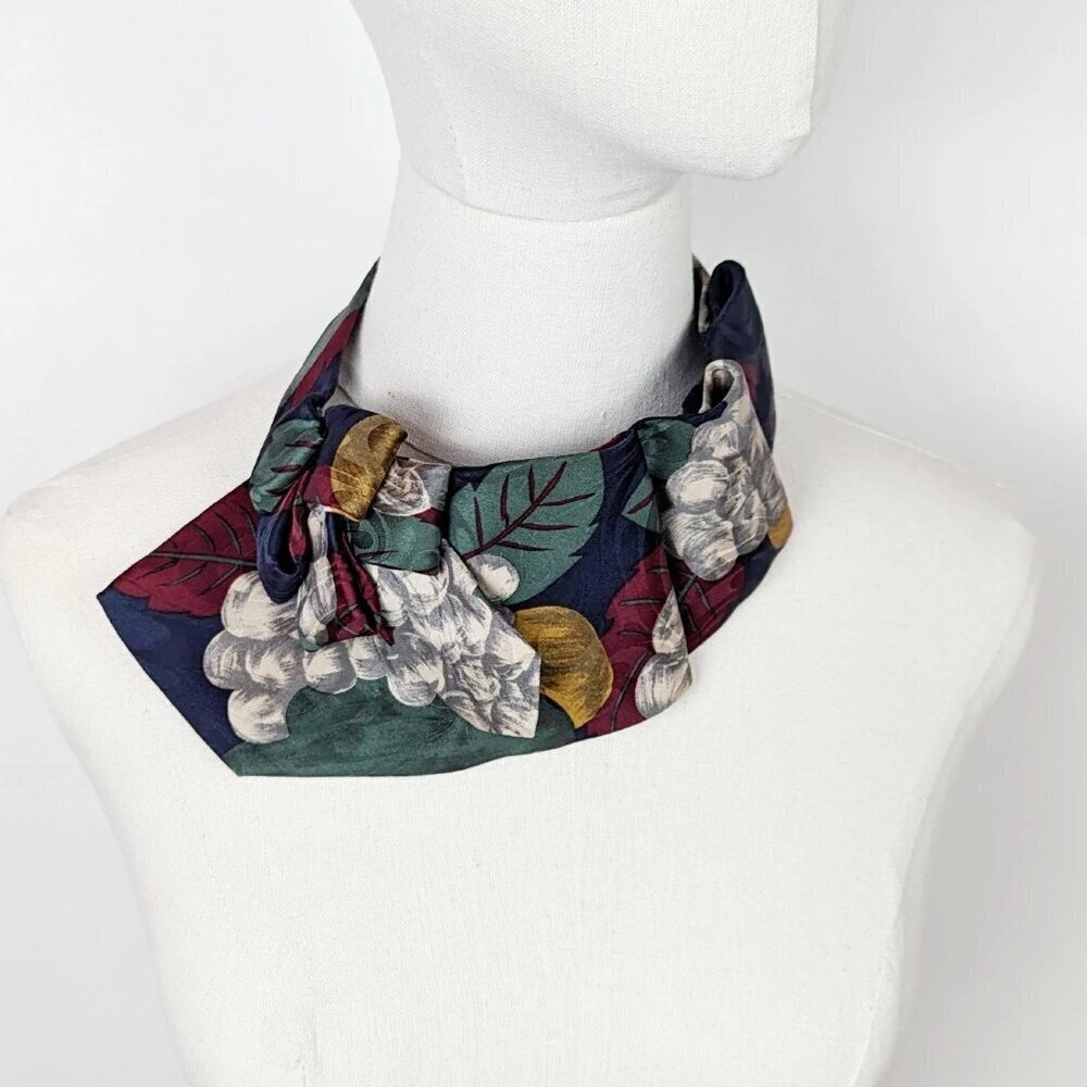 BNWT Ogsplosh Women's Fall Ascot Scarf Size Medium - Picture 5 of 7
